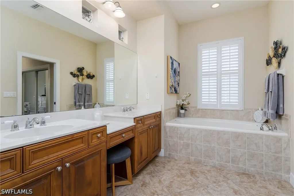 8754 Hideaway Harbor Court Naples FL 34120