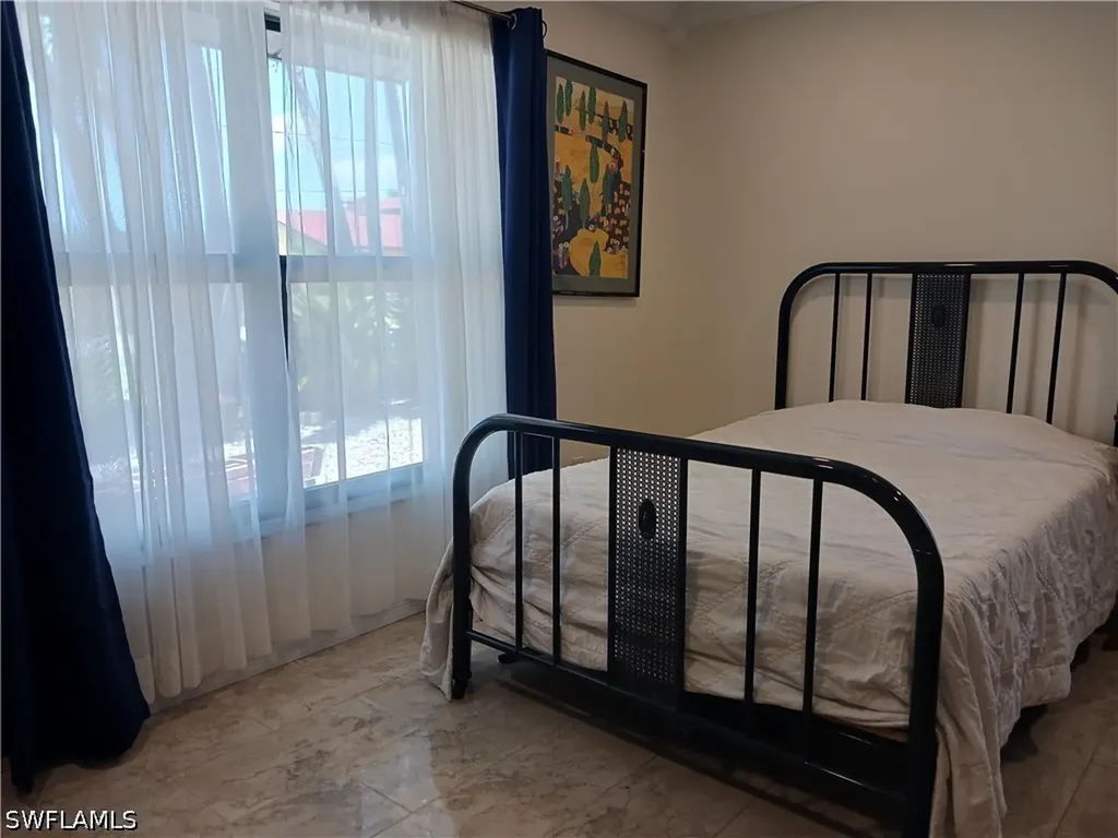 2727 SE 24th Place Cape Coral FL 33904