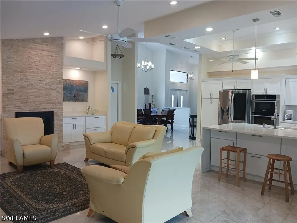 2727 SE 24th Place Cape Coral FL 33904