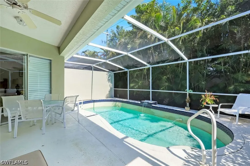 1818 Leamington Lane Naples FL 34109