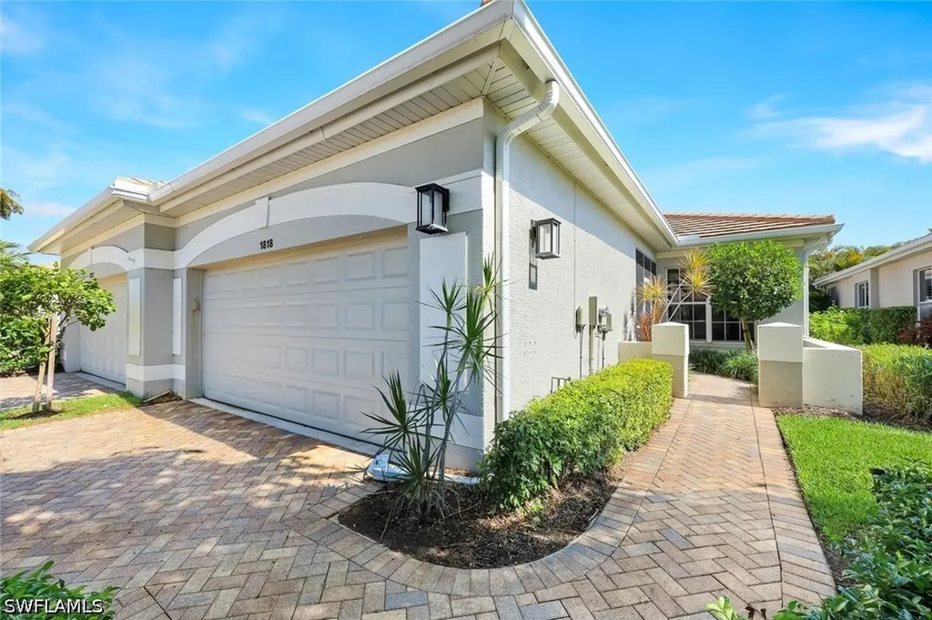 1818 Leamington Lane Naples FL 34109