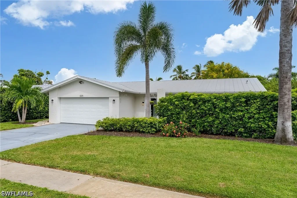 1309 Westlake Boulevard Naples FL 34103