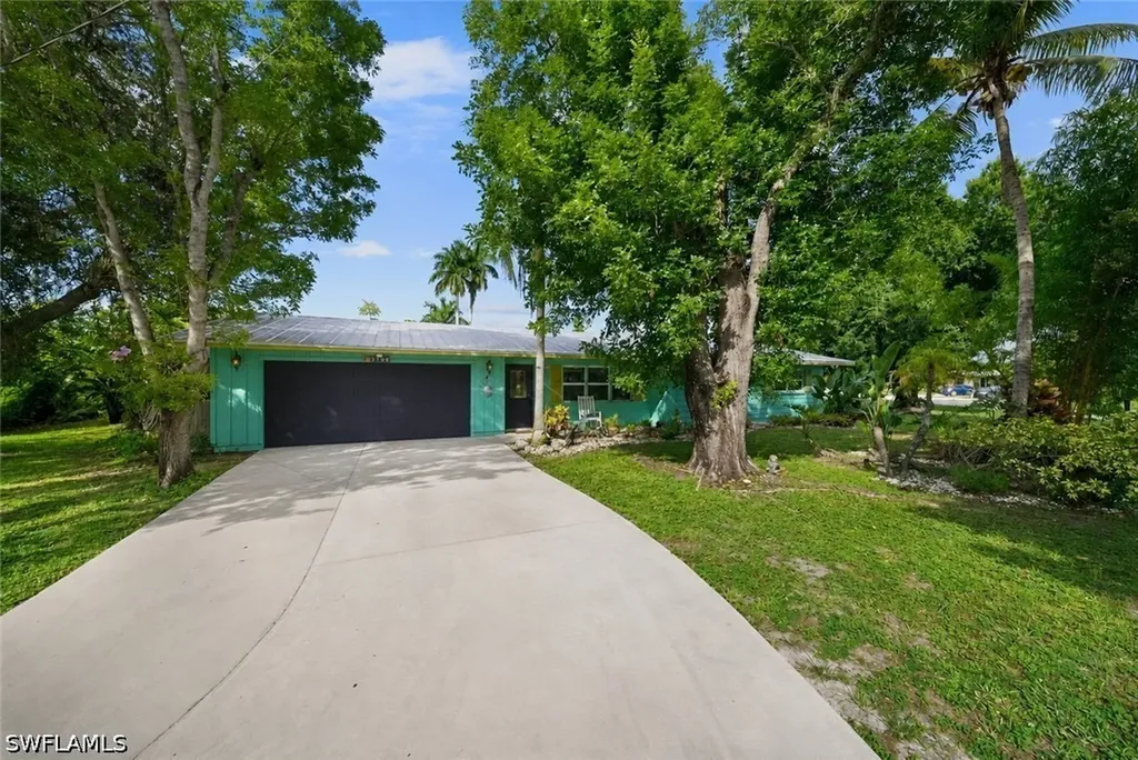 8700 Exeter Street Fort Myers FL 33907