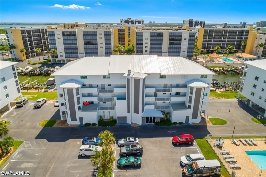 Fort Myers Beach FL, 4531 Bay Beach Lane, Unit 134