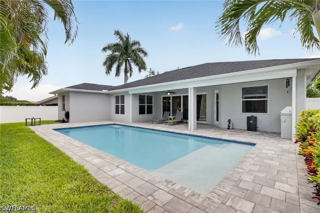 37 Johnnycake Drive Naples FL 34110