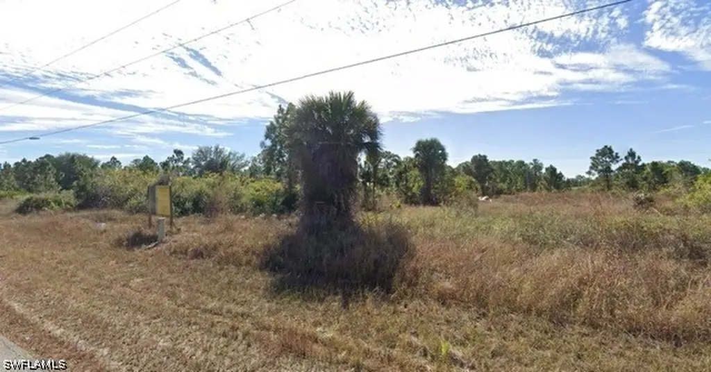 1008 Kanuga Street E Lehigh Acres FL 33974