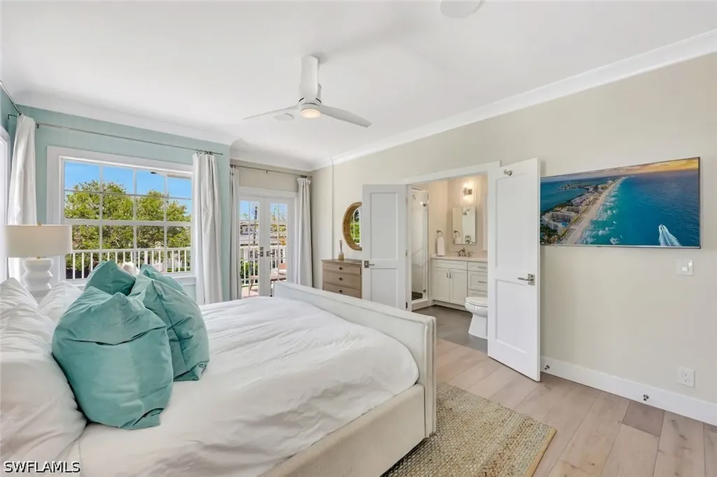 1500 Pelican Avenue Naples FL 34102