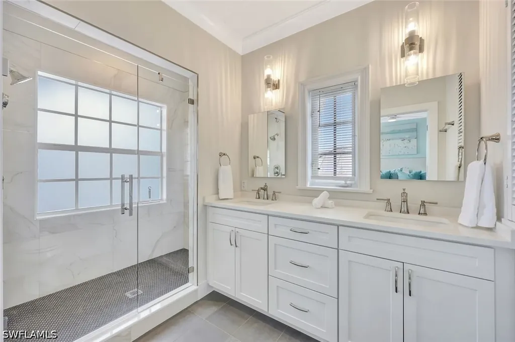 1500 Pelican Avenue Naples FL 34102