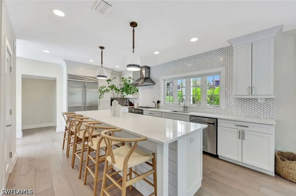 1500 Pelican Avenue Naples FL 34102