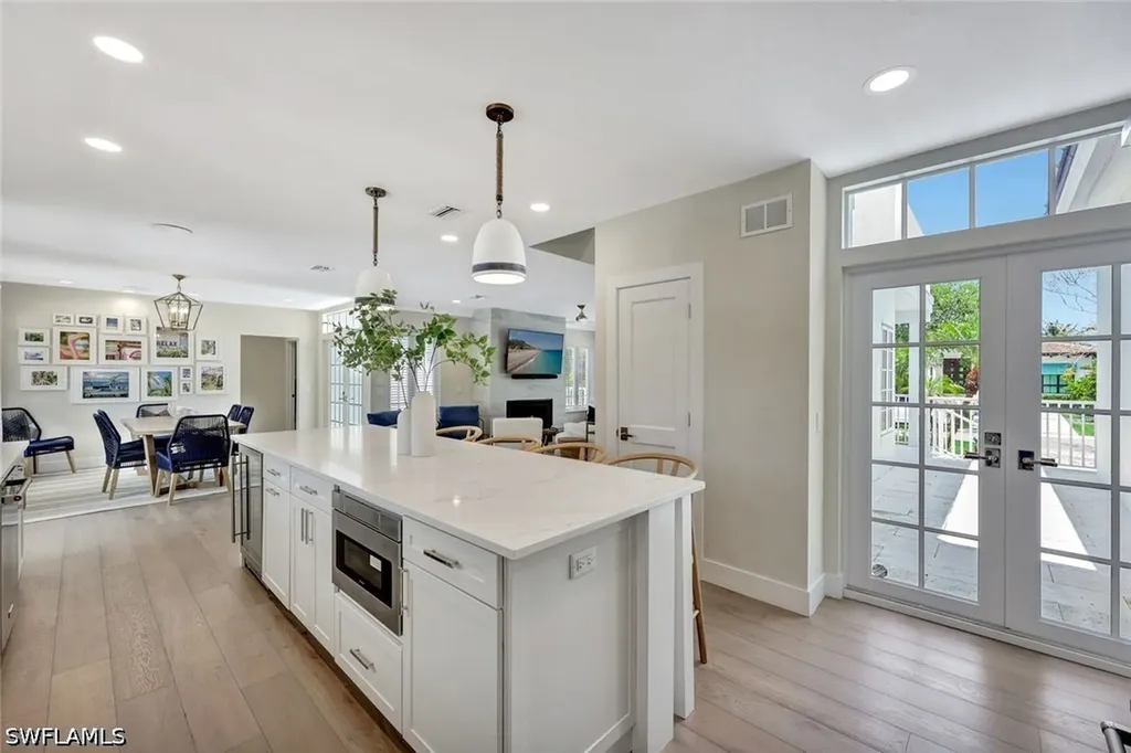 1500 Pelican Avenue Naples FL 34102