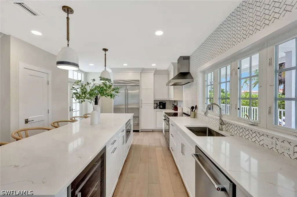 1500 Pelican Avenue Naples FL 34102