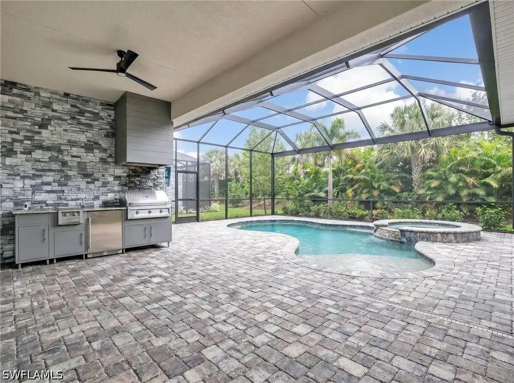 9052 Saint Lucia Drive Naples FL 34114