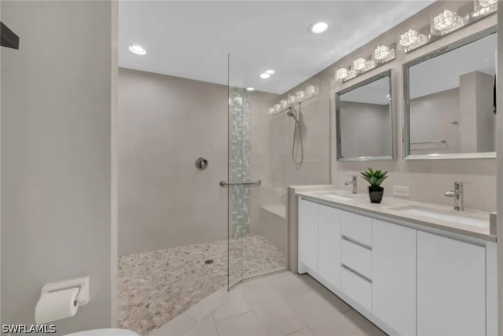 6735 Huntington Lakes Circle Naples FL 34119