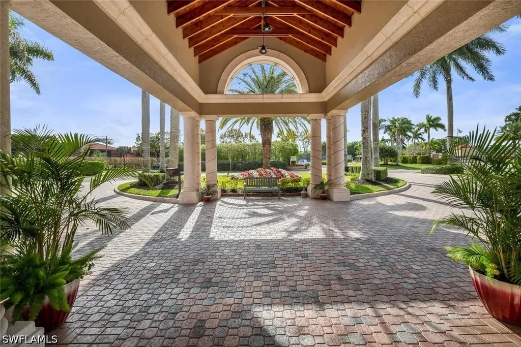 6735 Huntington Lakes Circle Naples FL 34119