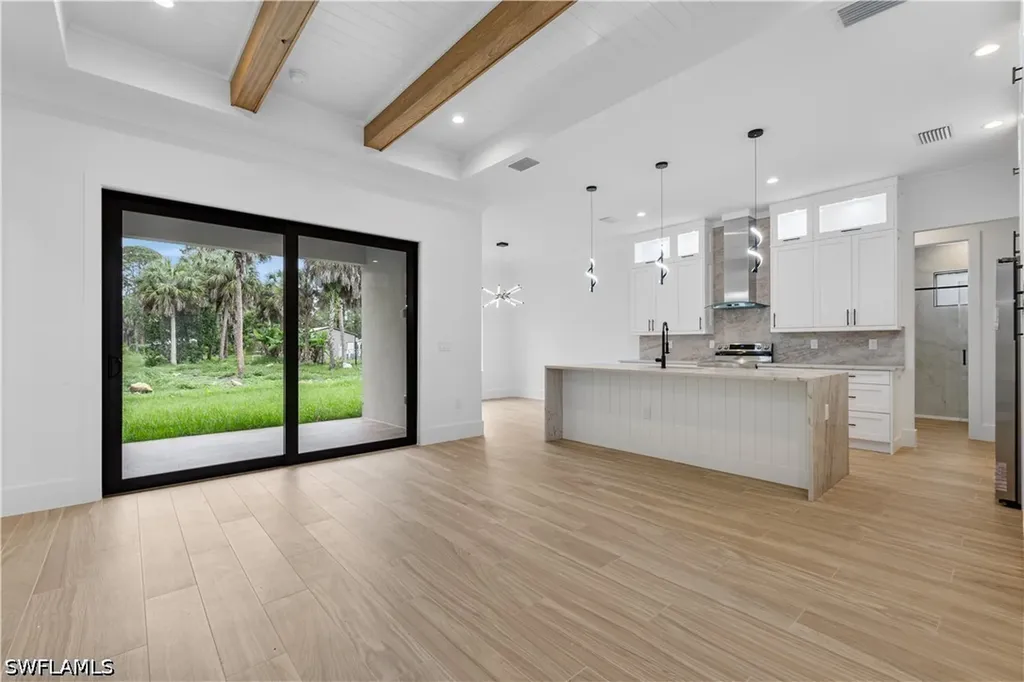 Naples FL, 3712 18TH Avenue N