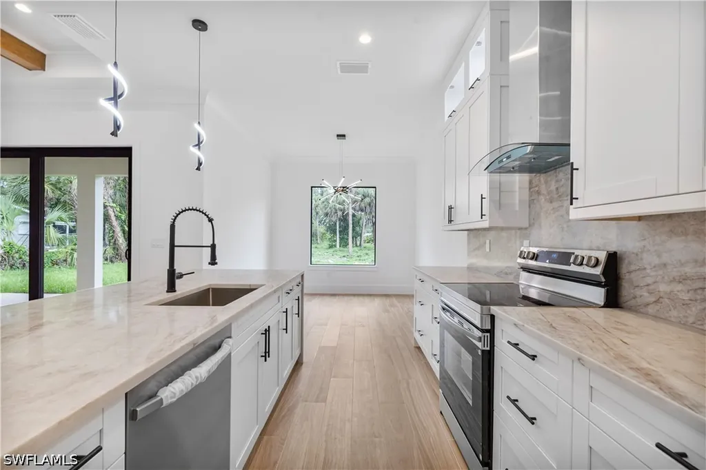 3712 18th Avenue N Naples FL 34120