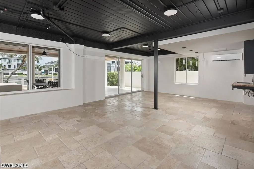 319 Lagoon Avenue Naples FL 34108