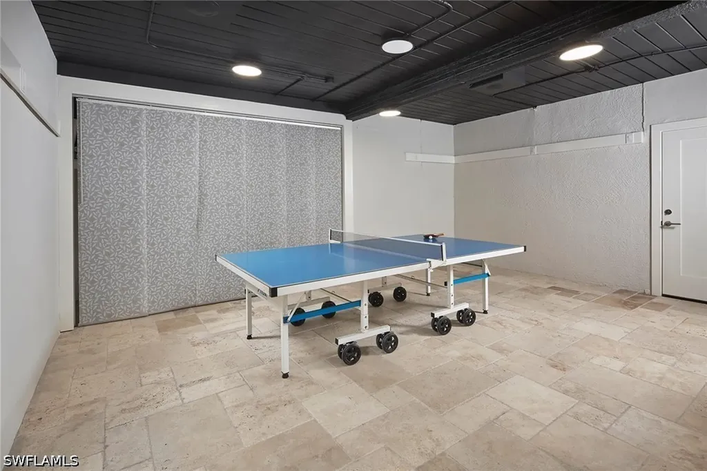 319 Lagoon Avenue Naples FL 34108