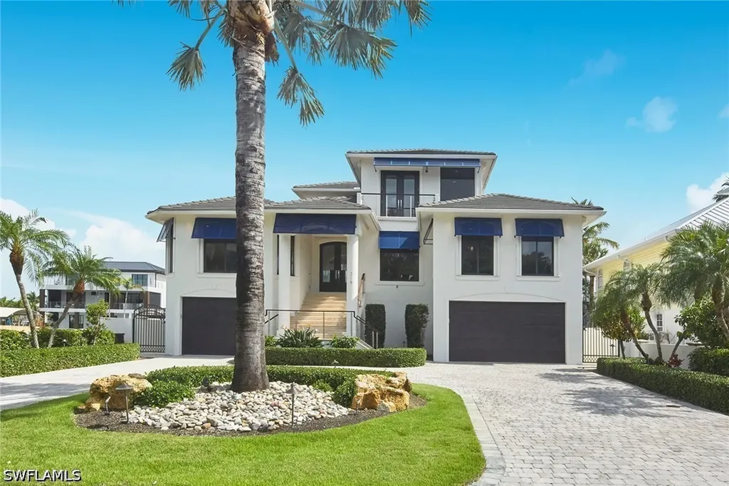 319 Lagoon Avenue Naples FL 34108