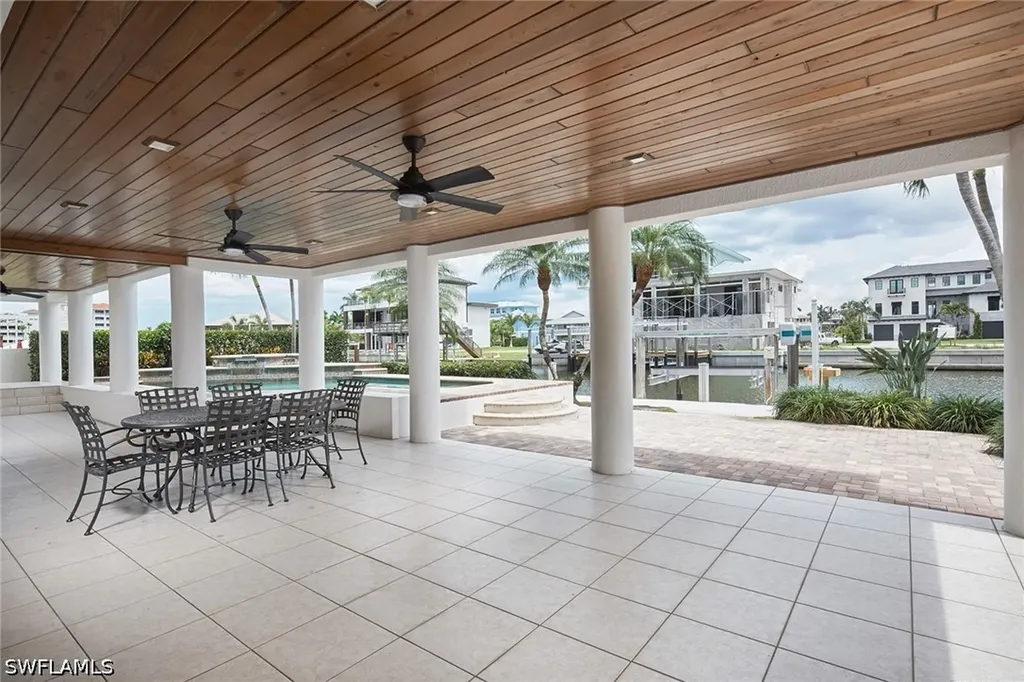 319 Lagoon Avenue Naples FL 34108