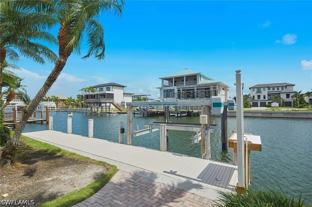 319 Lagoon Avenue Naples FL 34108