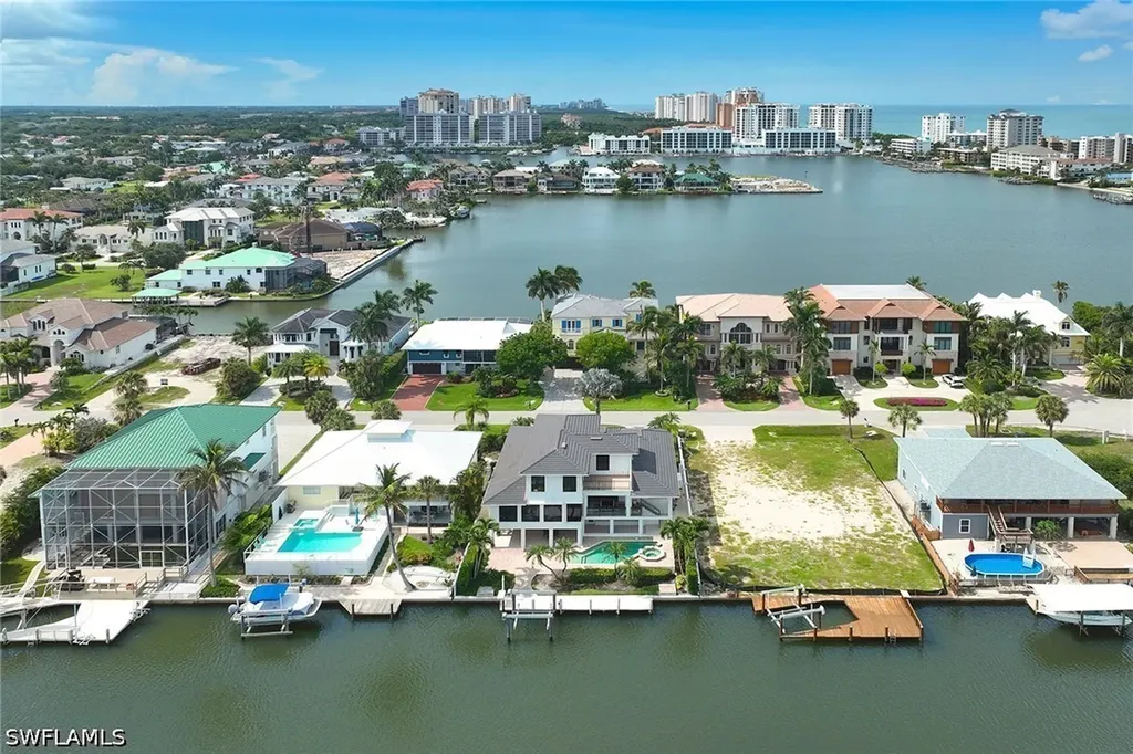 319 Lagoon Avenue Naples FL 34108