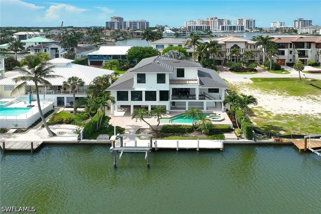 319 Lagoon Avenue Naples FL 34108
