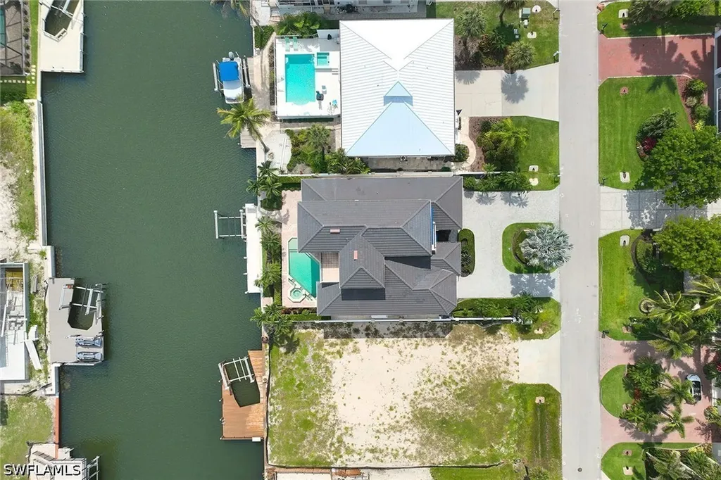 319 Lagoon Avenue Naples FL 34108