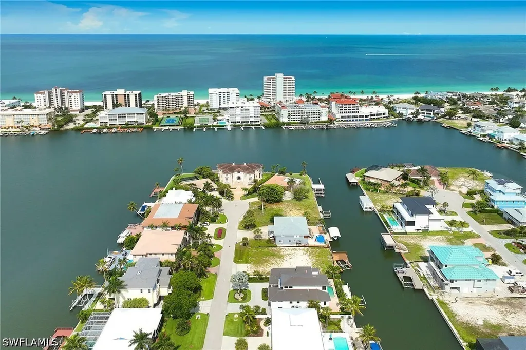 319 Lagoon Avenue Naples FL 34108