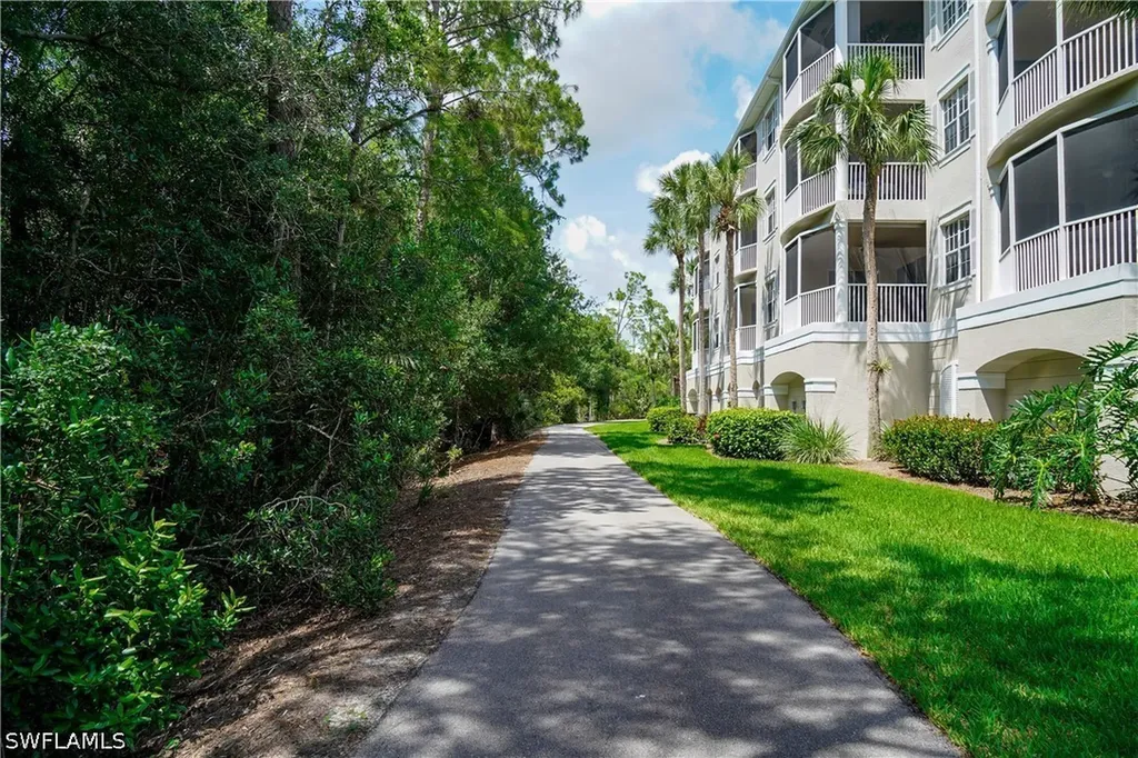 4853 Hampshire Court Naples FL 34112