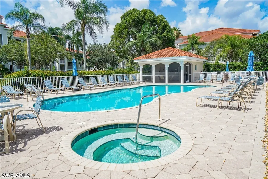 4853 Hampshire Court Naples FL 34112