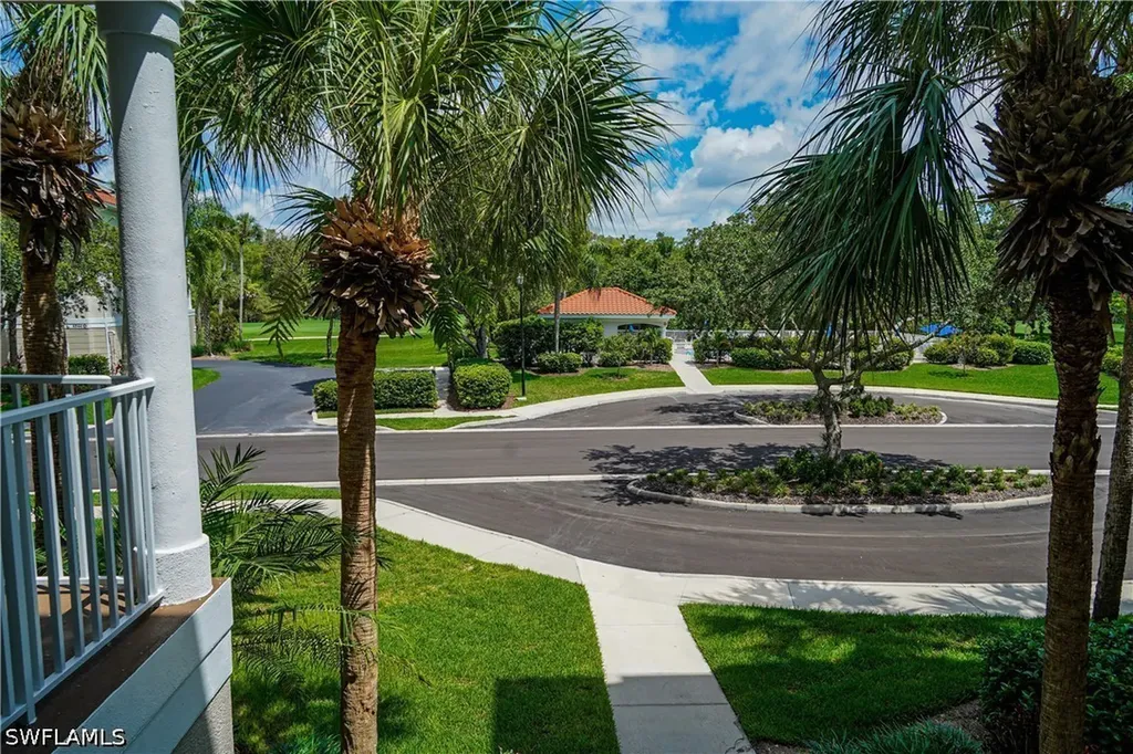 4853 Hampshire Court Naples FL 34112