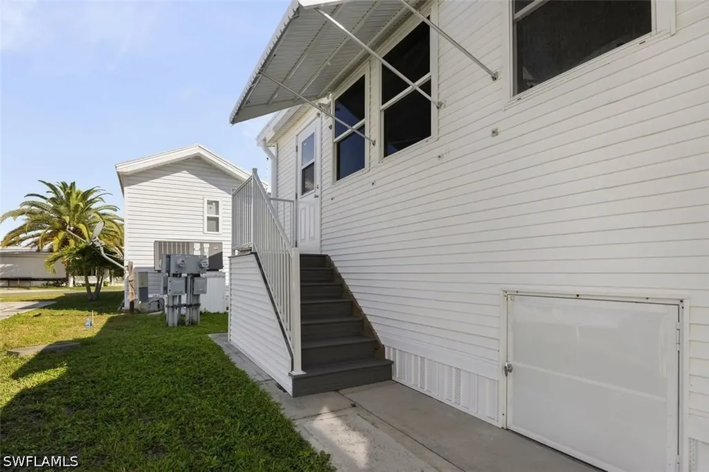 19681 Summerlin Road Fort Myers FL 33908