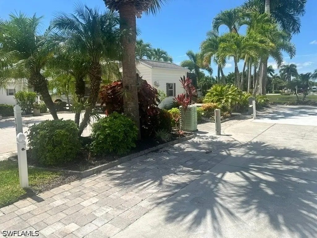 1311 Diamond Lake Circle Naples FL 34114