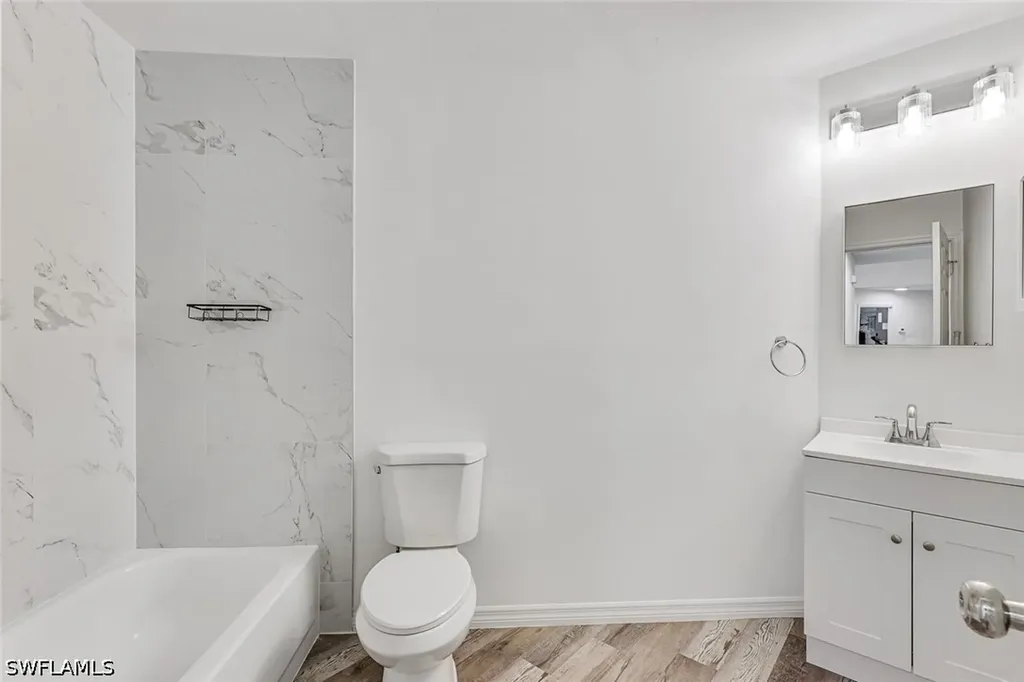 142 Bennington Drive Naples FL 34104