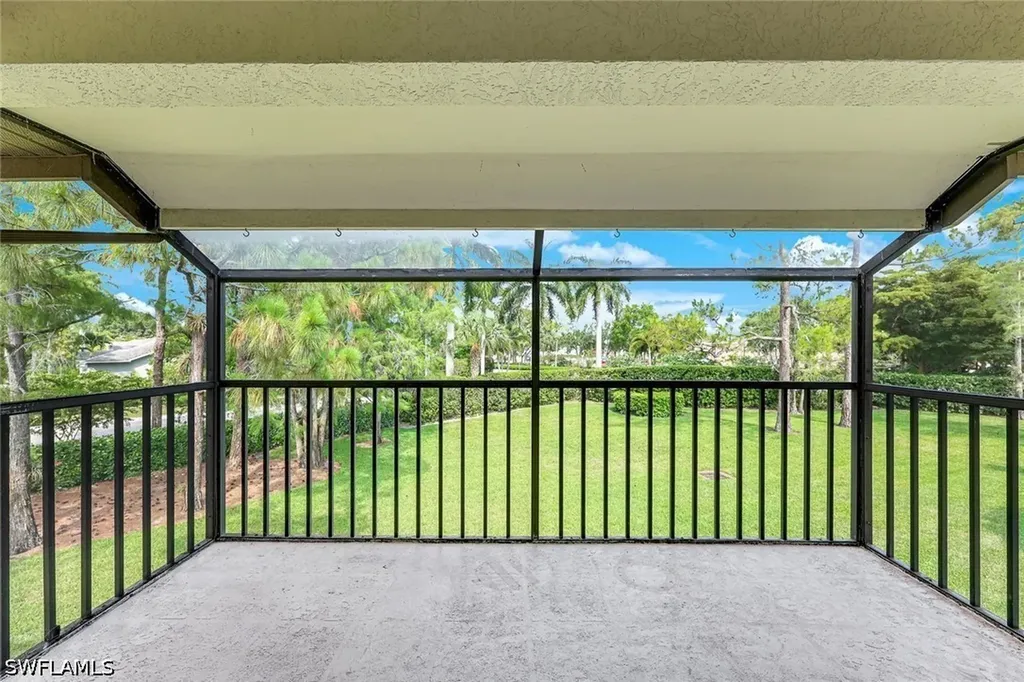 142 Bennington Drive Naples FL 34104