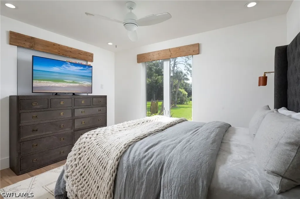 664 Hickory Road Naples FL 34108