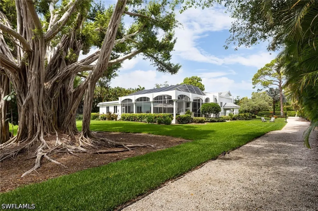 664 Hickory Road Naples FL 34108