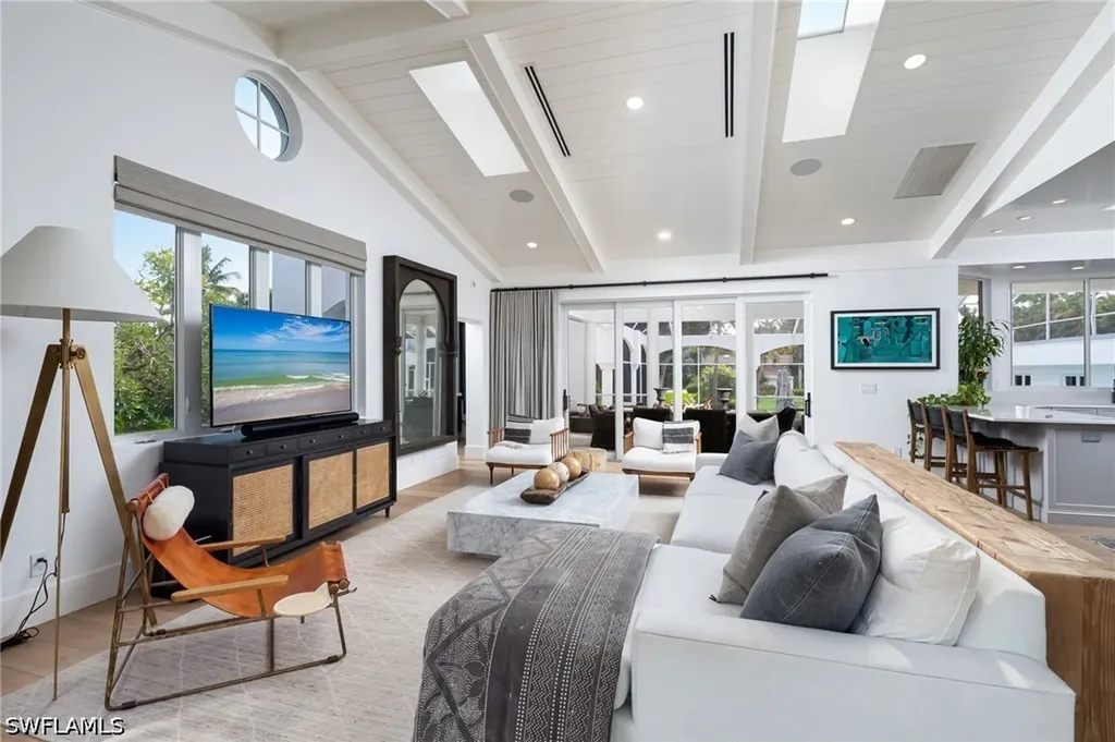664 Hickory Road Naples FL 34108