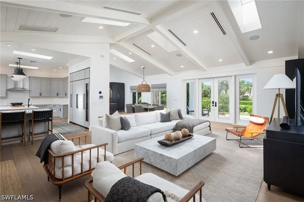 664 Hickory Road Naples FL 34108