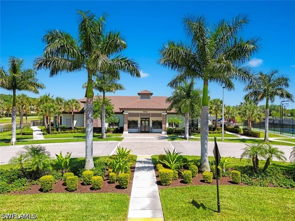 3319 Menores Way Fort Myers FL 33905