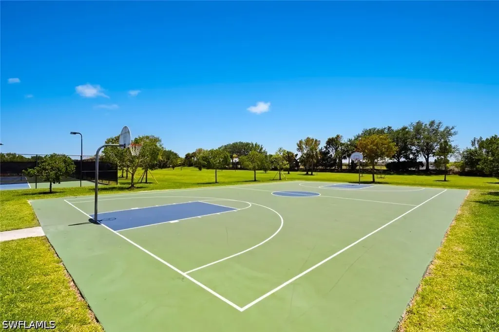3319 Menores Way Fort Myers FL 33905