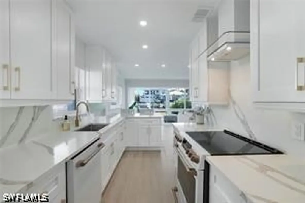 2100 Gulf Shore Boulevard N Naples FL 34102