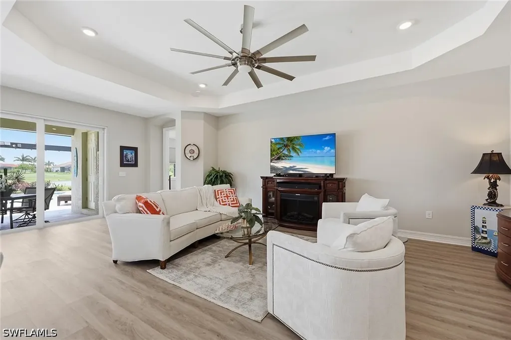 18699 Ensenada Drive Naples FL 34114