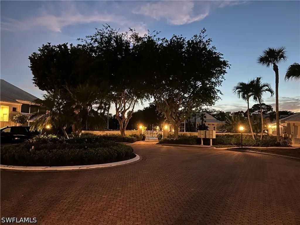 790 Willowbrook Drive Naples FL 34108