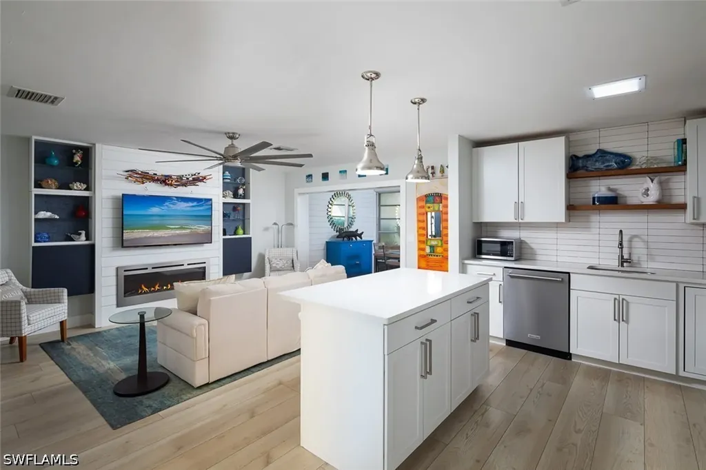 4171 Lakewood Boulevard Naples FL 34112