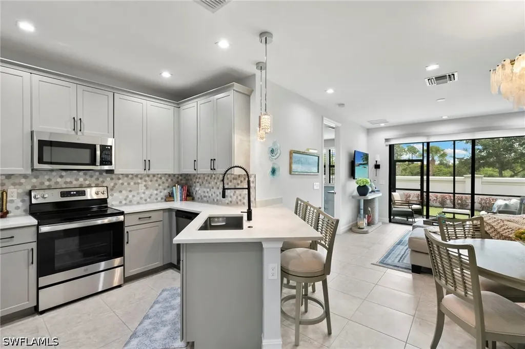 7490 Rockefeller Drive Naples FL 34119