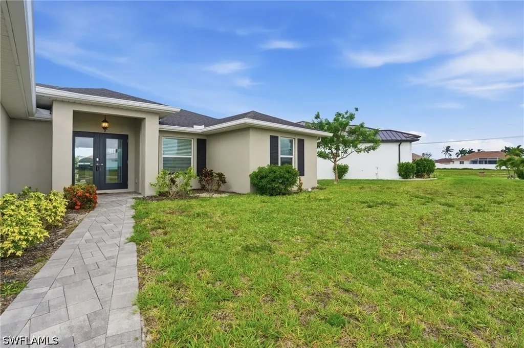 3728 Yucatan Parkway Cape Coral FL 33993