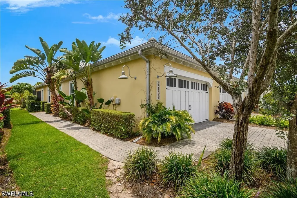 7162 Dominica Drive Naples FL 34113