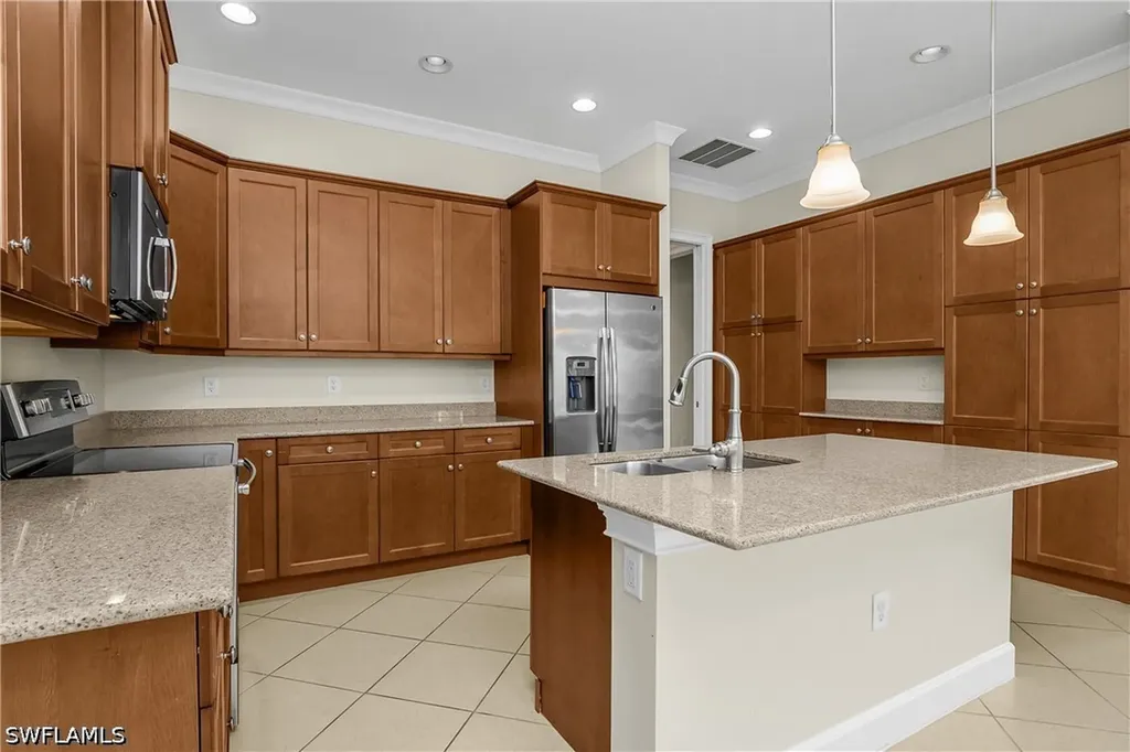 7162 Dominica Drive Naples FL 34113